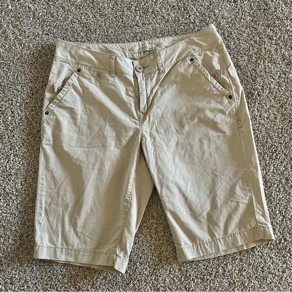 Natural Reflections Bermuda Shorts Women’s 8 Khaki Beige Y2K Outdoorsy Casual - Picture 1 of 13